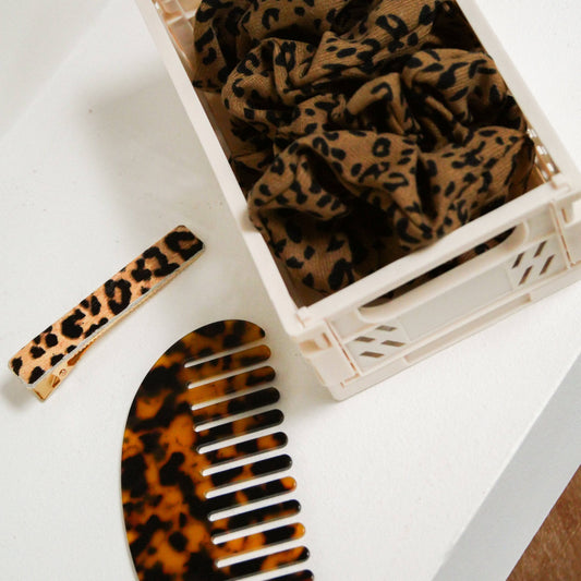 Leo Scrunchie – Haargummi im angesagten Leoparden-Look
