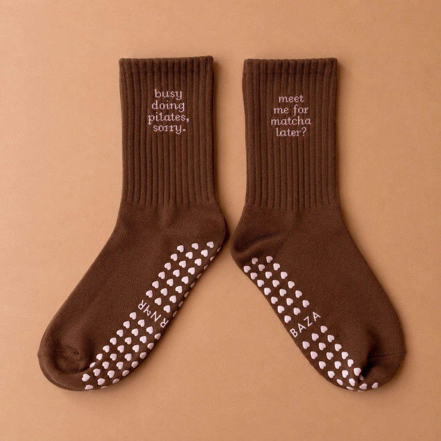 Pilates Grip Socken – Busy Doing Pilates, Sorry - Braun