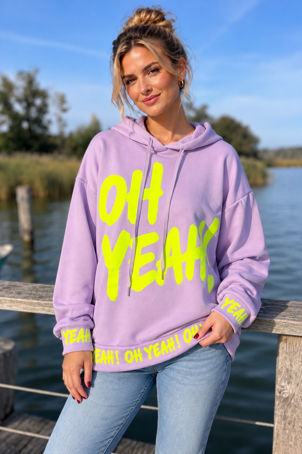Oversize Hoodie „OH YEAH!“ – Lavendel mit Neonprint
