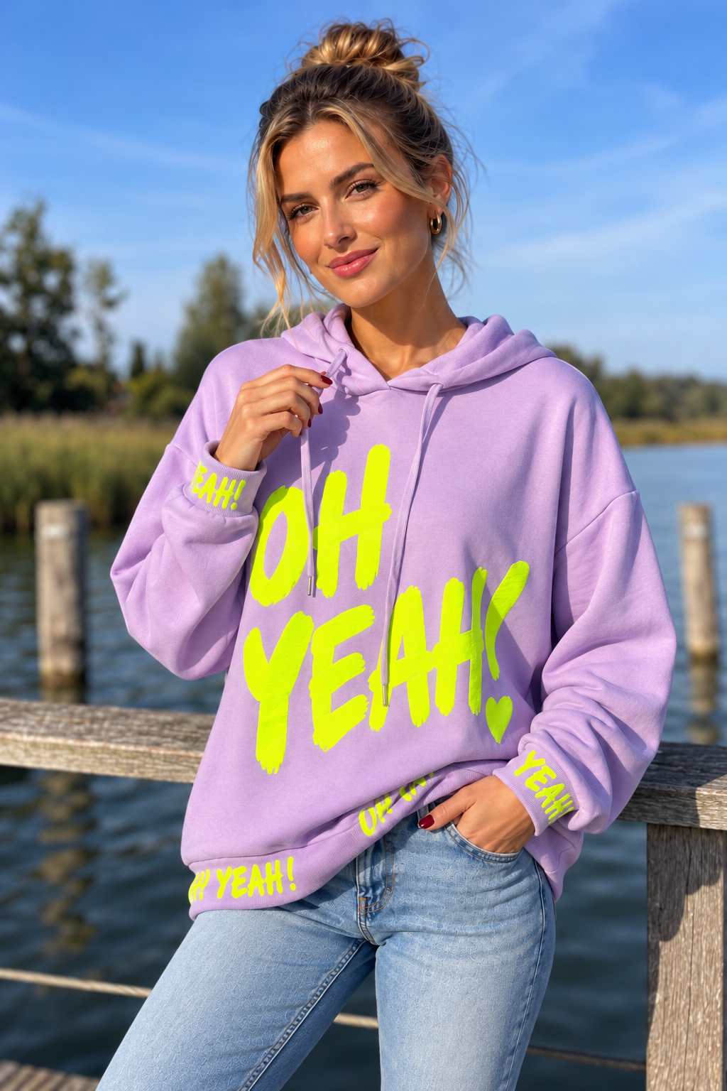 Oversize Hoodie „OH YEAH!“ – Lavendel mit Neonprint