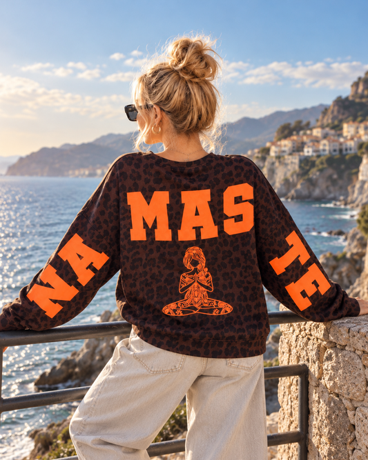 Leo Oversize Sweater „Namasté“ - Neon Orange