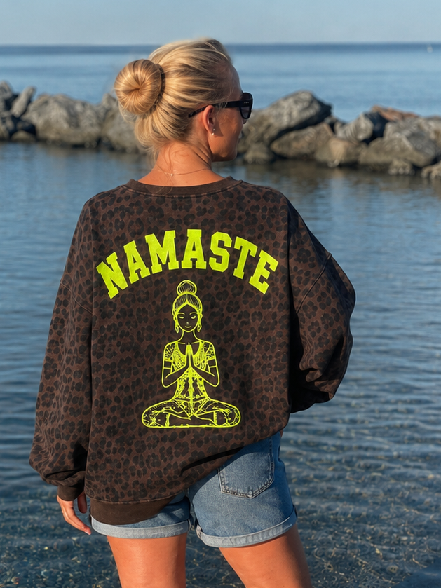 Leo Oversize Sweater „Namasté“ - Neon Gelb