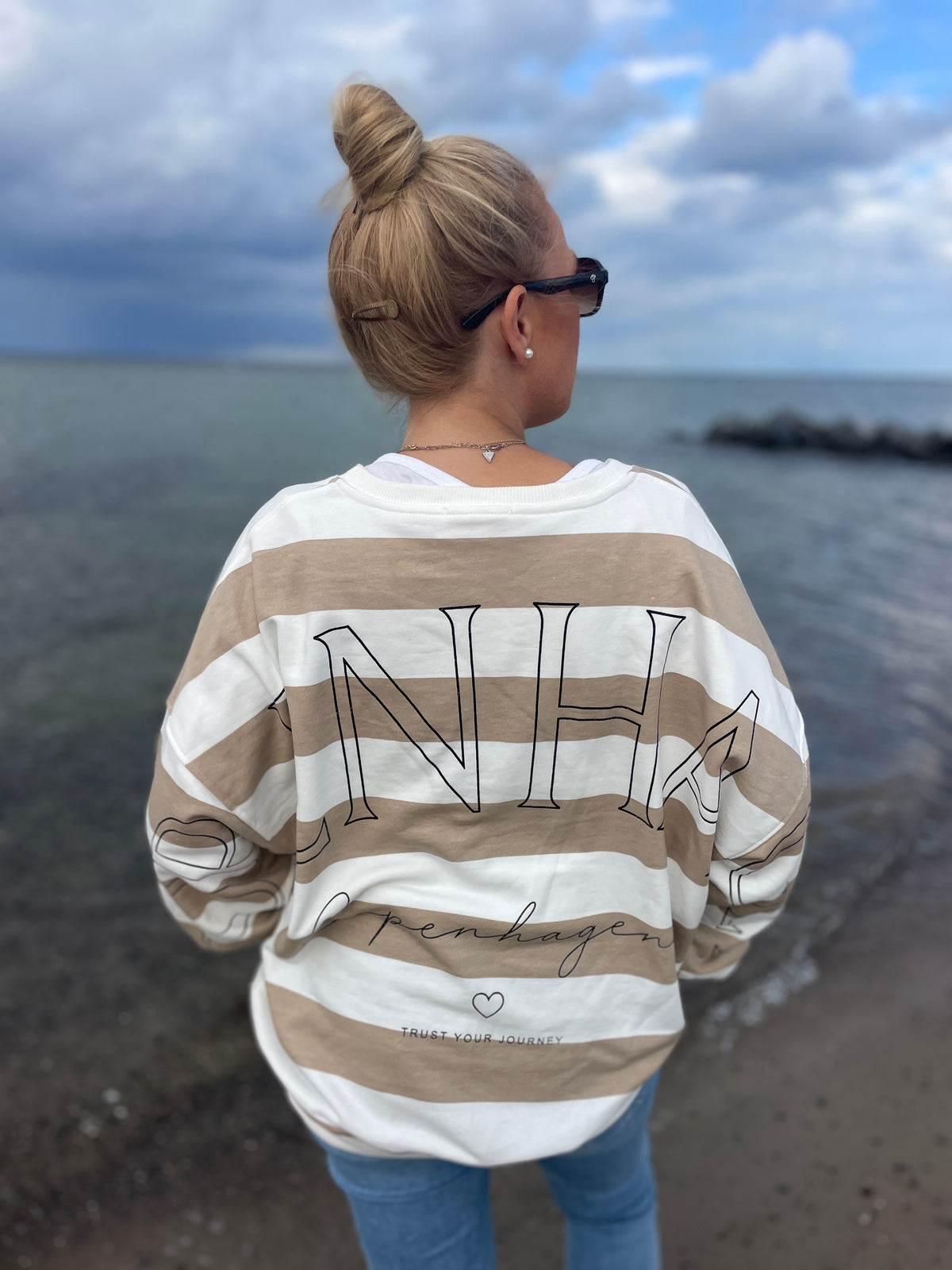 Oversize Sweatshirt Copenhagen – Beige/Weiss