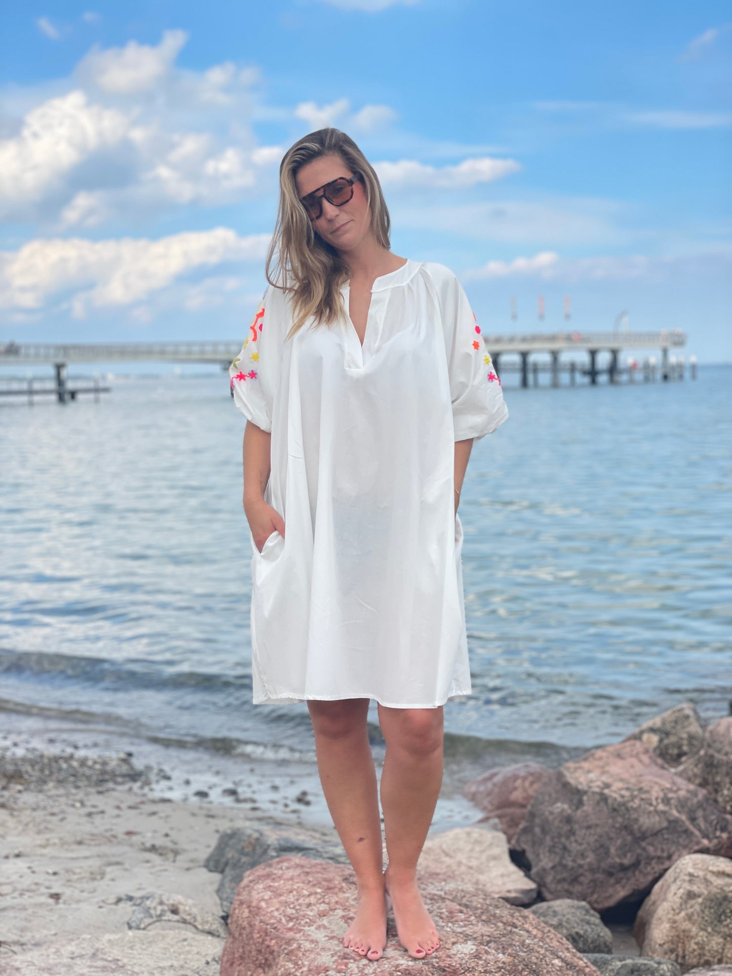 Kleid Coastal Bloom – White Sands