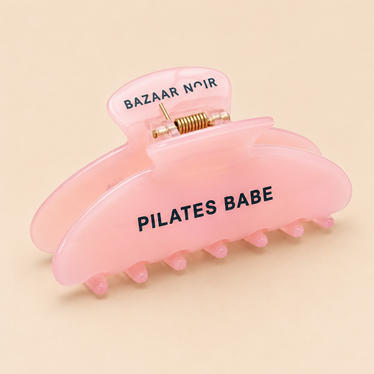 Haarspange Pilates Babe – Rosa Haarklammer mit Statement