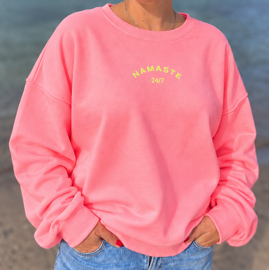 Oversize Sweater „Namasté 24/7“ - neon pink