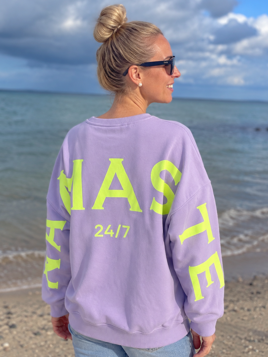 Oversize Sweater „Namasté 24/7“ - lavendel