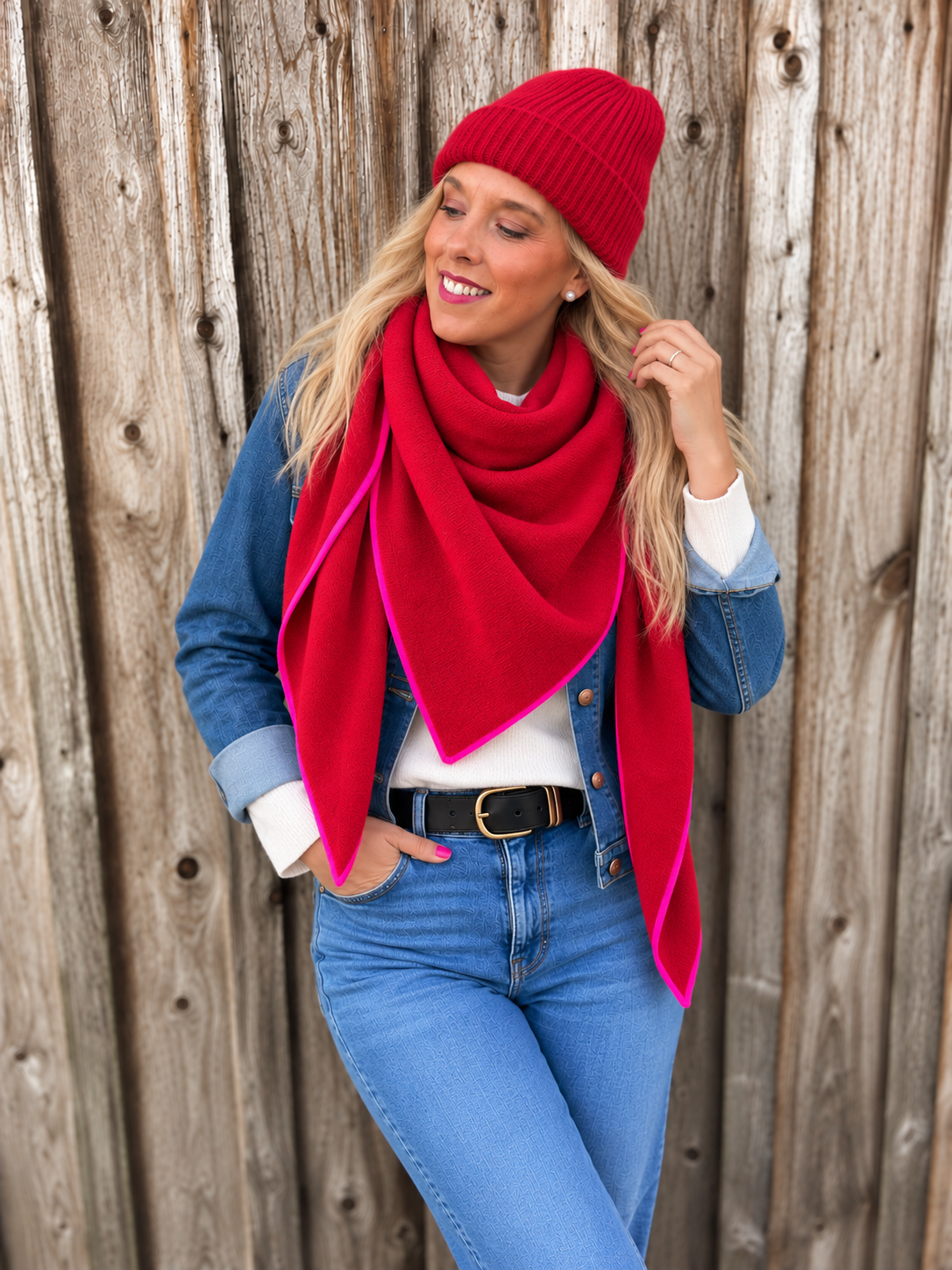 Dreieckstuch mit Wollanteil und Kaschmir – Weicher Strickschal mit Neon-Kante