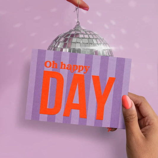 Postkarte „Oh Happy Day“ – Lila & Neonkoralle